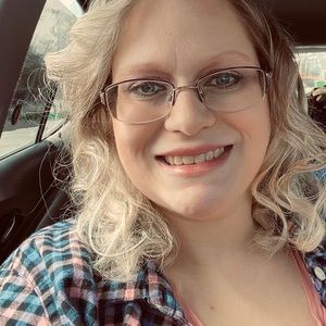 Meet your Posher, Candace